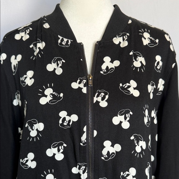 Torrid Disney Black White Mickey Mouse Zip-Up Bomber Jacket Size 1X Relaxed Fit - Picture 2 of 12